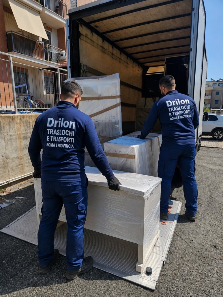 726270324_122112978639345332_8890675318127304751_n Drilon Traslochi Roma e Provincia offre traslochi per appartamenti, ville, uffici e attività commerciali. Preventivi gratuiti e servizio professionale.